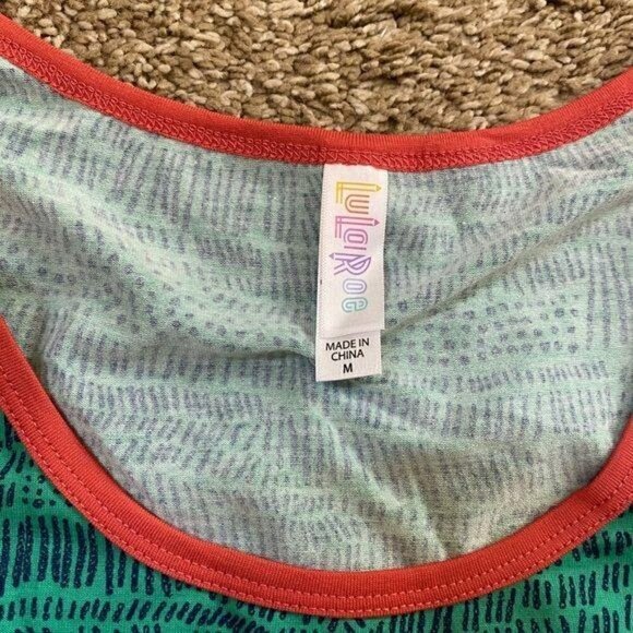 LuLaRoe Classic Tee *unicorn* - Picture 3 of 5